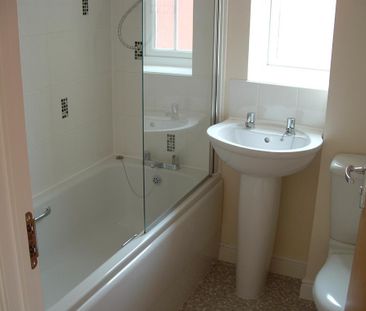 2 bedroom semi-detached house to rent - Photo 4