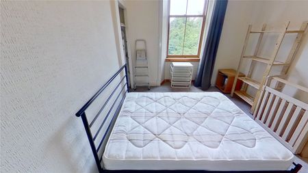 3 bedroom apartment to rent - Photo 2