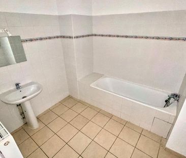 Location Appartement 4 pièces 96m² AUBENAS 07200 - Photo 6