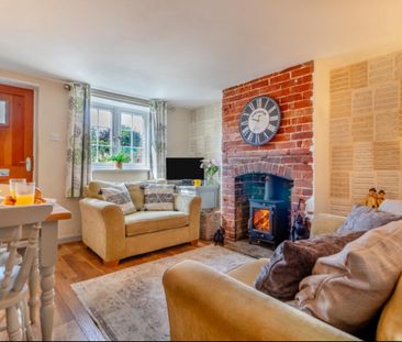 Charming and Fully Modernised One Bedroom Cottage with First Floor ... - Photo 3