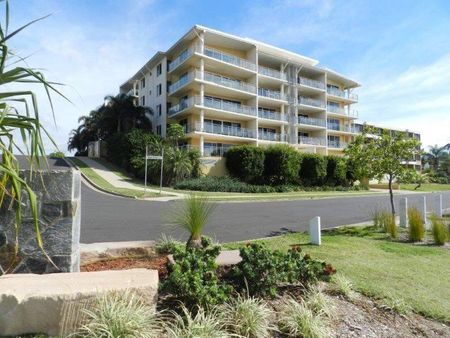 Drinks on the Verandah Overlooking the Water - Photo 3