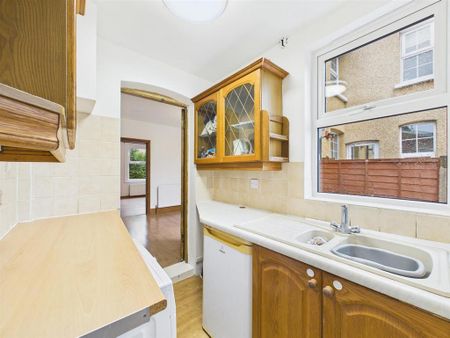 3 bedroom terraced house to rent - Photo 3