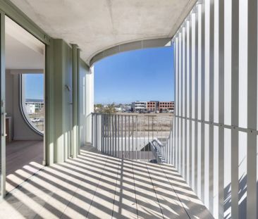 Waterfront Living at Its Finest – Stylish Ground Floor Apartment - Photo 1