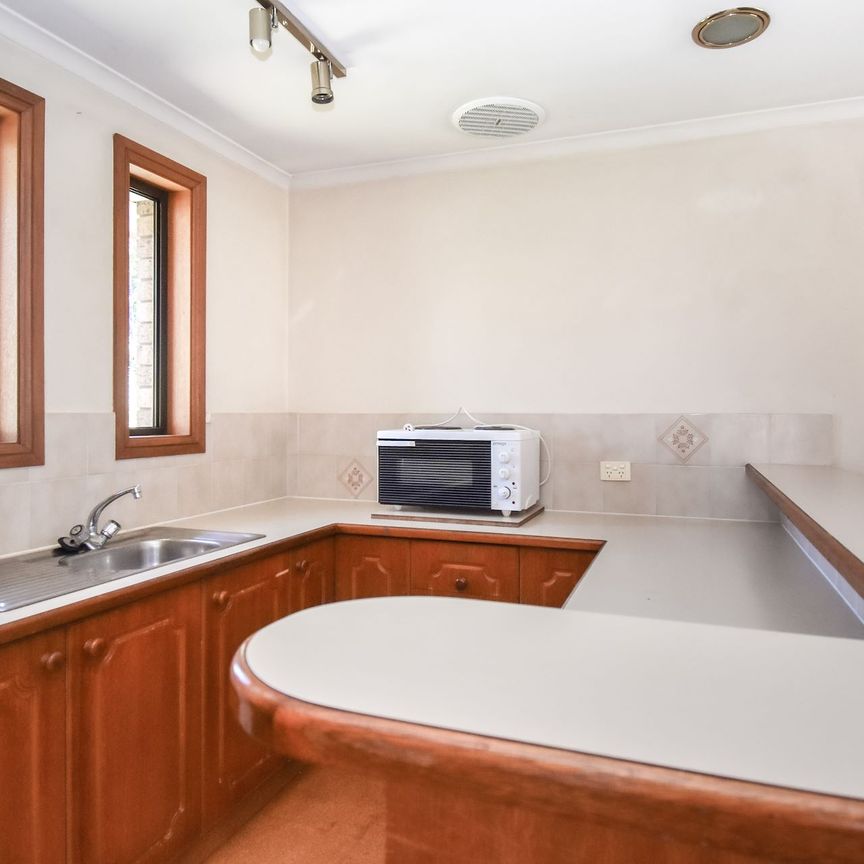 1/10 Holly Place, Orange. - Photo 1