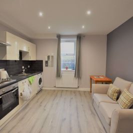 1 bedroom Apartment in Midland Road, Leeds - Photo 1