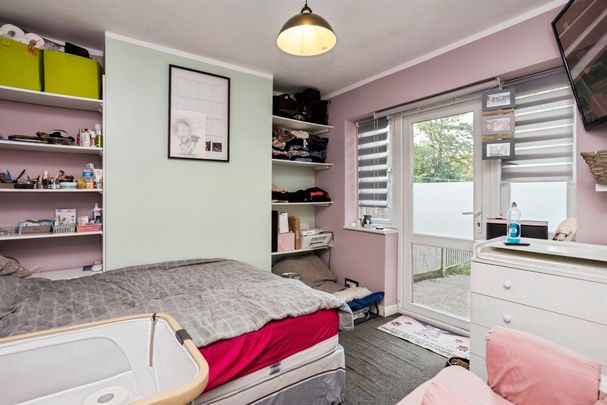 Northgate Road, Crawley - Photo 1