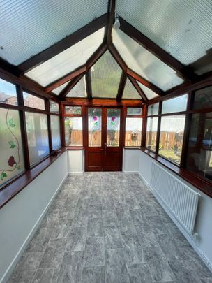 4 bedroom link detached house to rent - Photo 1