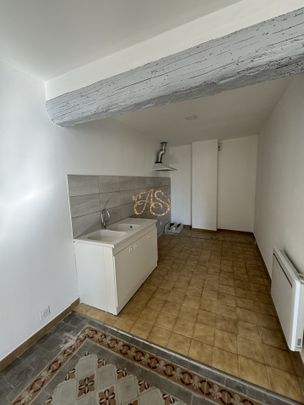 Location Appartement 3 pièces 77m² ST GILLES 30800 - Photo 1