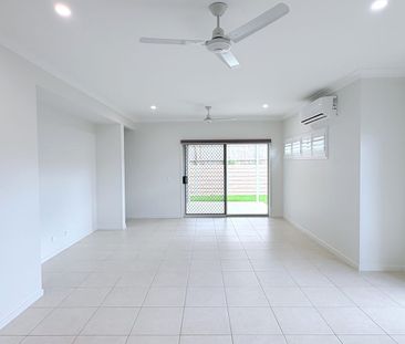 Modern Family Living in Prime Flagstone Location – Near New Home! - Photo 1