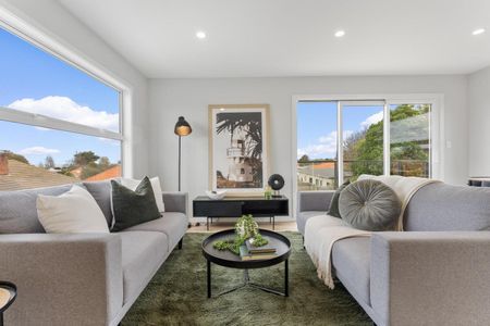 Brand new four bedroom Durie HIll home - Photo 2