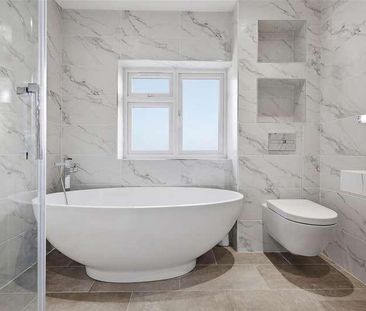 Theydon Garnon, Epping, CM16 - Photo 1