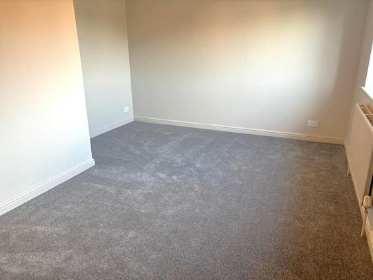 2 bedroom end of terrace house to rent - Photo 1