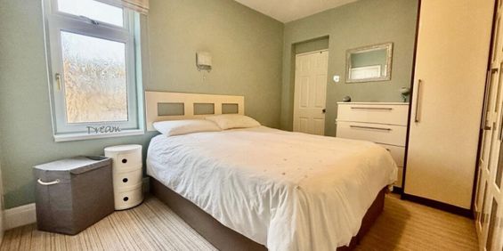 1 bed Apartment - To Let - Photo 3