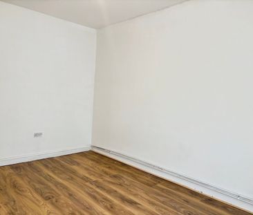 Maescanner Road, LLANELLI - Photo 6