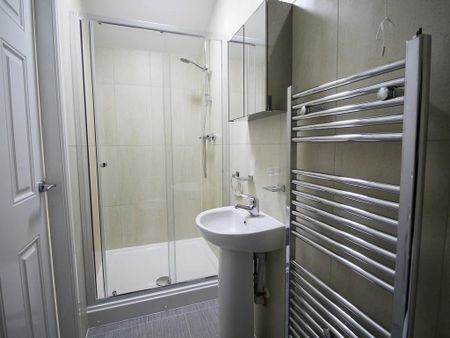 2 bedroom apartment to rent - Photo 2