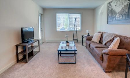 - 2 Bedroom at Vanier Woods - Photo 4
