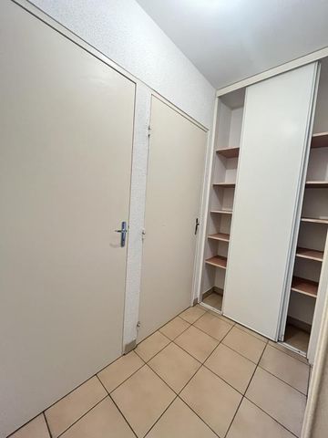 Appartement F3 entièrement REPEINT d’environ 69m2 avec PLACE DE PARKING PRIVATIVE - Photo 4