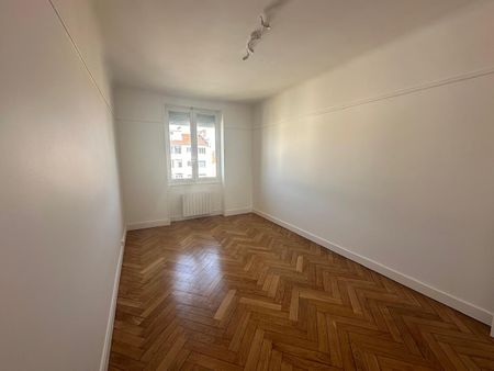 Location Appartement 3 pièces 87m² LYON 7ème - Photo 3