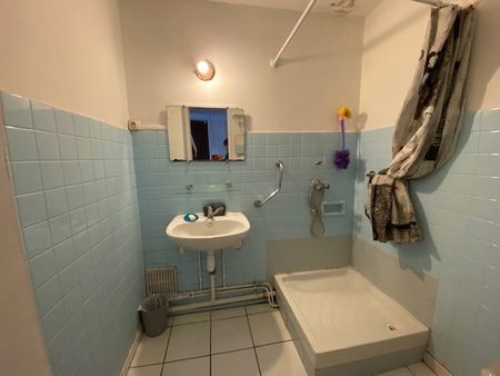 Location Appartement 3 pièces 70m² BRON 69500 - Photo 4