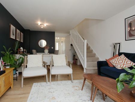 Semi-detached house to rent on - Photo 4