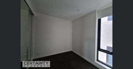 Spacious Two Bedroom Apartment In Heart Of Brunswick! - Photo 4