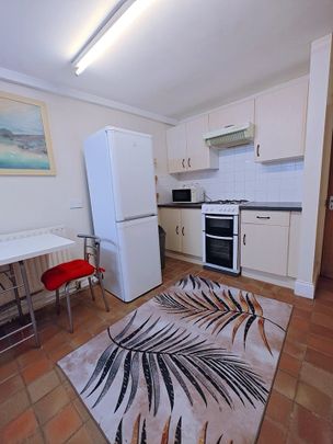 1 Bed Semi-Detached House, Florida Road, CR7 - Photo 1