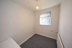 3 bed House - Semi-Detached for Rent - Photo 4