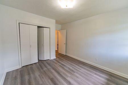 For Lease - 227 Church Street, Richmond Hill, Ontario - Photo 2