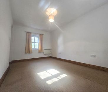 2 bedroom semi-detached house to rent - Photo 6