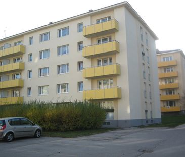 unbefristete 2 Zimmerwohnung mit Balkon und separater Küche - Photo 1