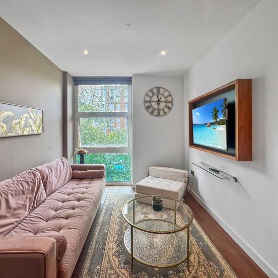 Silbury Boulevard - Photo 1