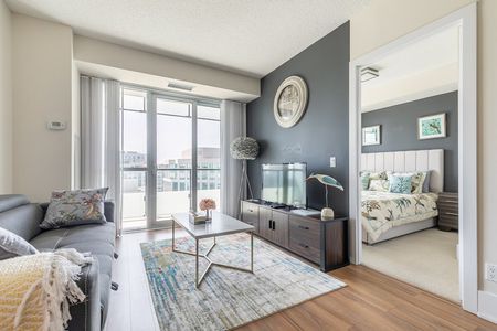 Front Street West - Photo 4