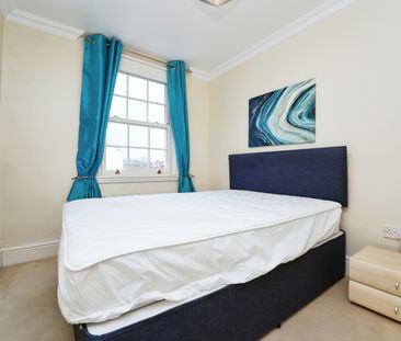 2 bedroom apartment to rent St. Georges Place, Cheltenham, GL50 - Photo 4