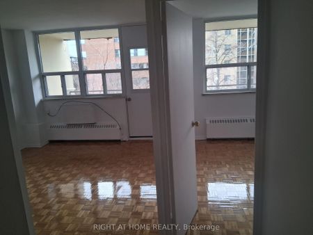 191 St George Street #407 - Photo 2