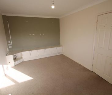 3 bedroom detached house to rent - Photo 3