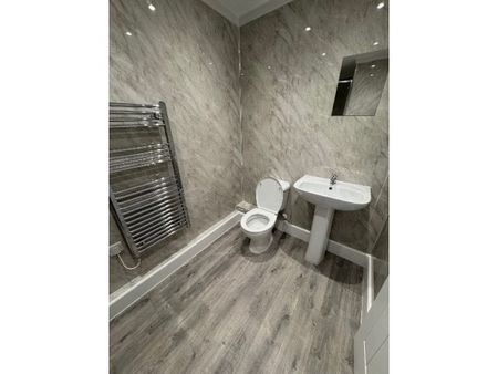 1 bed First Floor Flat/Apartment, - Photo 4