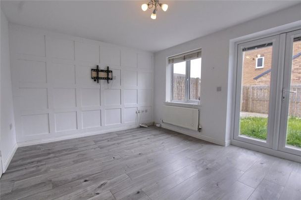 3 bedroom semi-detached house to rent - Photo 1