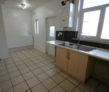 Semi-detached house to rent on - Photo 2