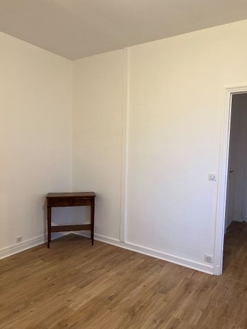 Location Appartement 1 pièce 40m² - Photo 3