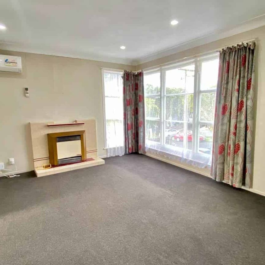 Charming 3-Bedroom Home Perfect for Families - Photo 1