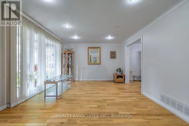 161 HIGHLAND PARK BOULEVARD - Photo 1