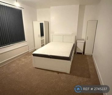 1 bedroom in a house share to rent - Photo 4
