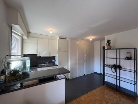 Proche de toutes commodités, appartement de 2 pièces au 2ème étage - Photo 2