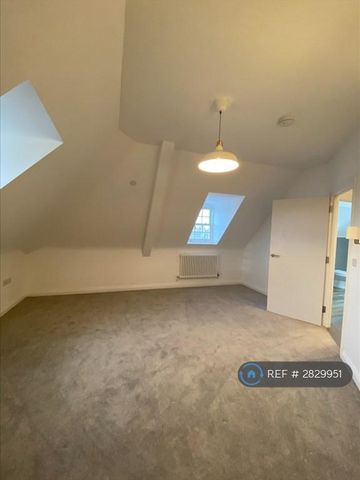 2 bedroom penthouse to rent - Photo 5