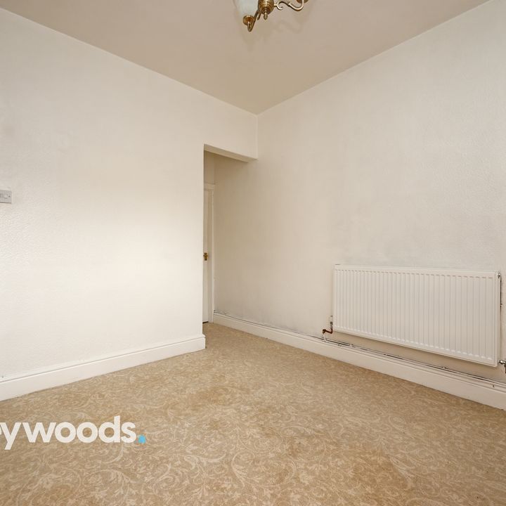 2 bed terraced house to rent in Stubbs Gate, Newcastle, Newcastle-under-Lyme, Staffordshire - Photo 1