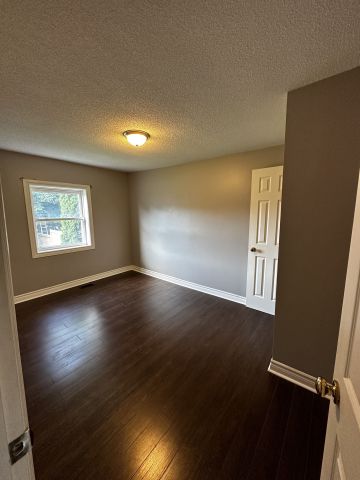 For Lease - 86 Bond Crescent, Richmond Hill, Ontario - Photo 2