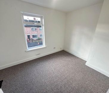 68 St James`s Road, Belfast, BT12 6ED - Photo 4
