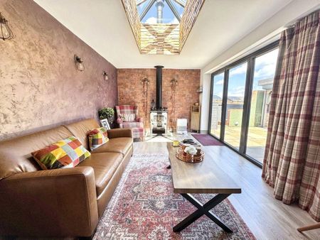 4 bed detached house to rent in NE23 - Photo 2