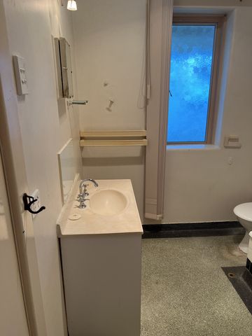 Charming Two Bedroom Unit in the Heart of West End - Rent increase to $550 on 24/04/2026 - Photo 3