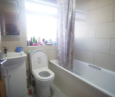 3 bedroom maisonette to rent - Photo 2